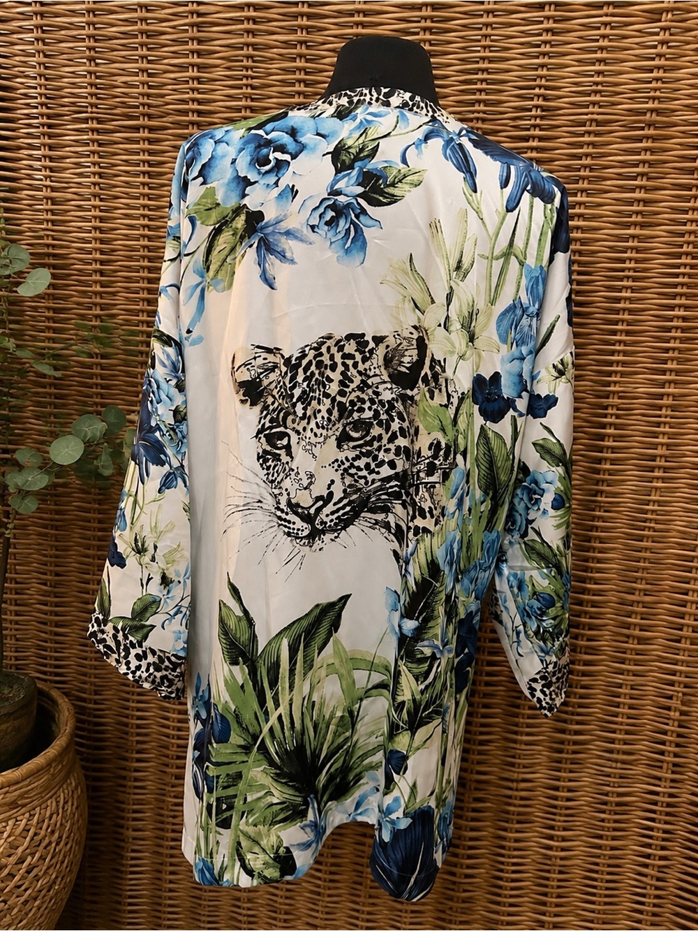 Chico’s Kimono Cardigan Blue Floral & Animal Print 3/4 Sleeve Boho Lightweight - Picture 6 of 12